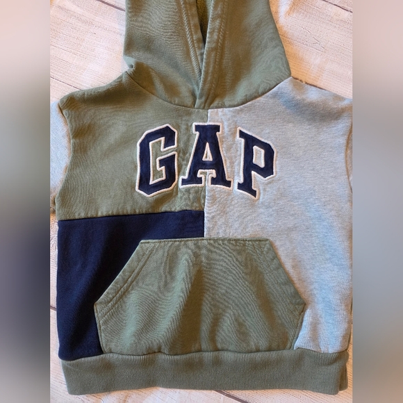 Gap Baby Hoodie Colorblock Size 2 Years In great Pre-owned condition - Picture 2 of 5